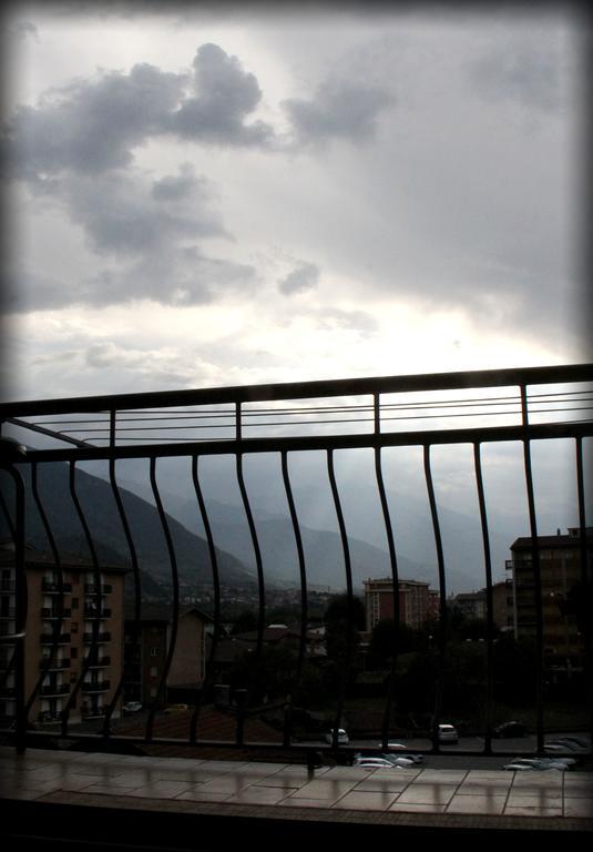 Arc En Ciel Lejlighed Aosta Eksteriør billede